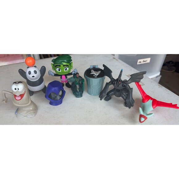 Random Lot of 8 Collectible Toys Made For McDonald's/Sonic - Picture 3 of 8